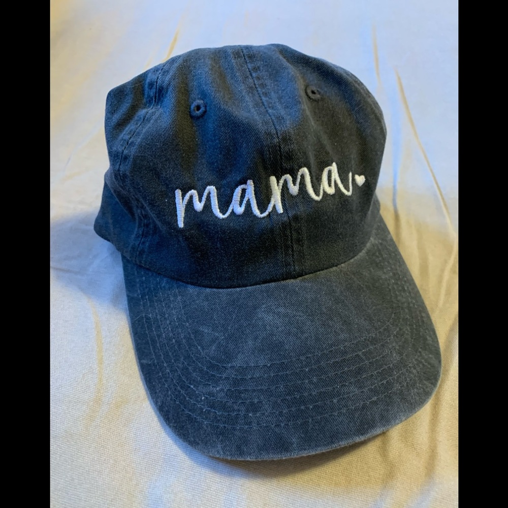 NWOT Women’s ballcap. 💙